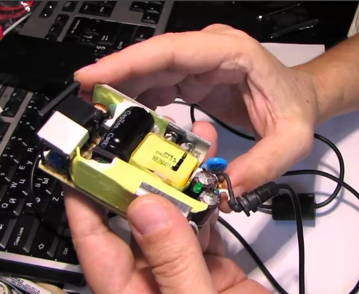 Ремонт блоков питания ноутбуков Академическая метро Москвы