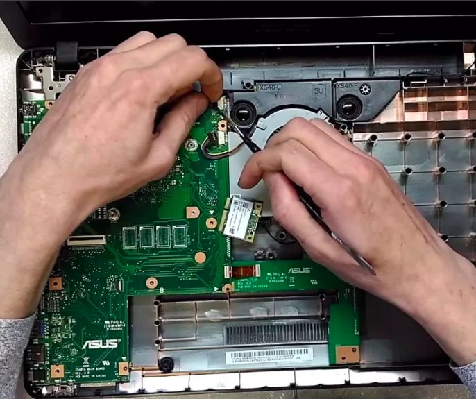 Замена материнской платы на ноутбуке Академическая метро Москвы